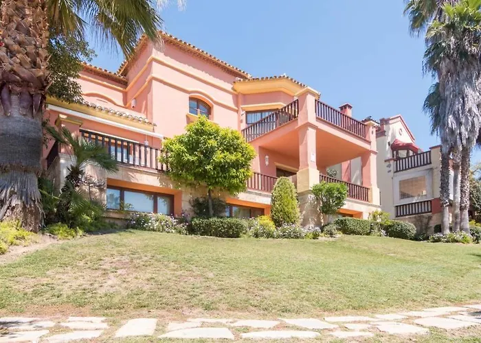 Exclusive 6 En Suite Bedroom Villa - Nagueeles