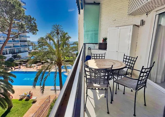 Skol 322 - Completely Renovated Beach Front Apartment Marbella