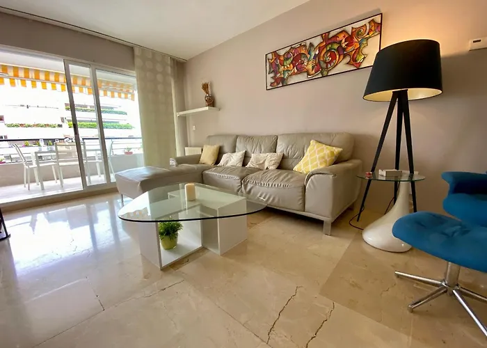 Apartamento Con Vistas Y Terraza En Guadalmina Mad