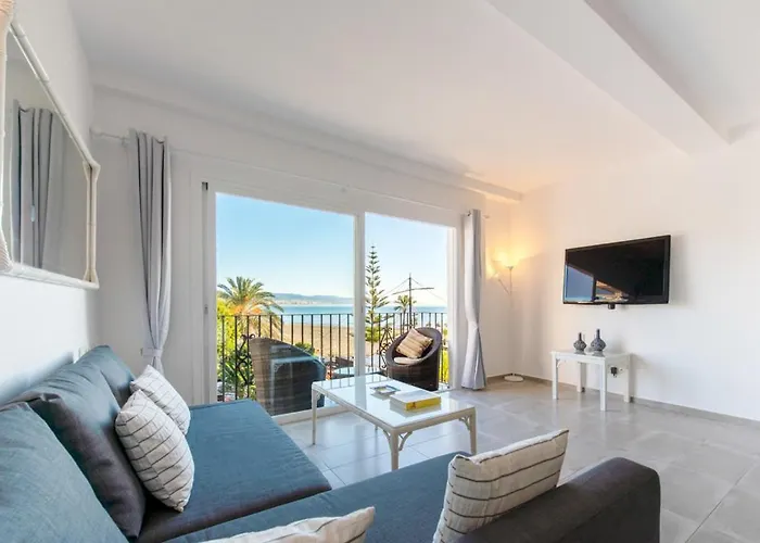 Puerto Banus Frontline Apartment with Amazing Sea Views