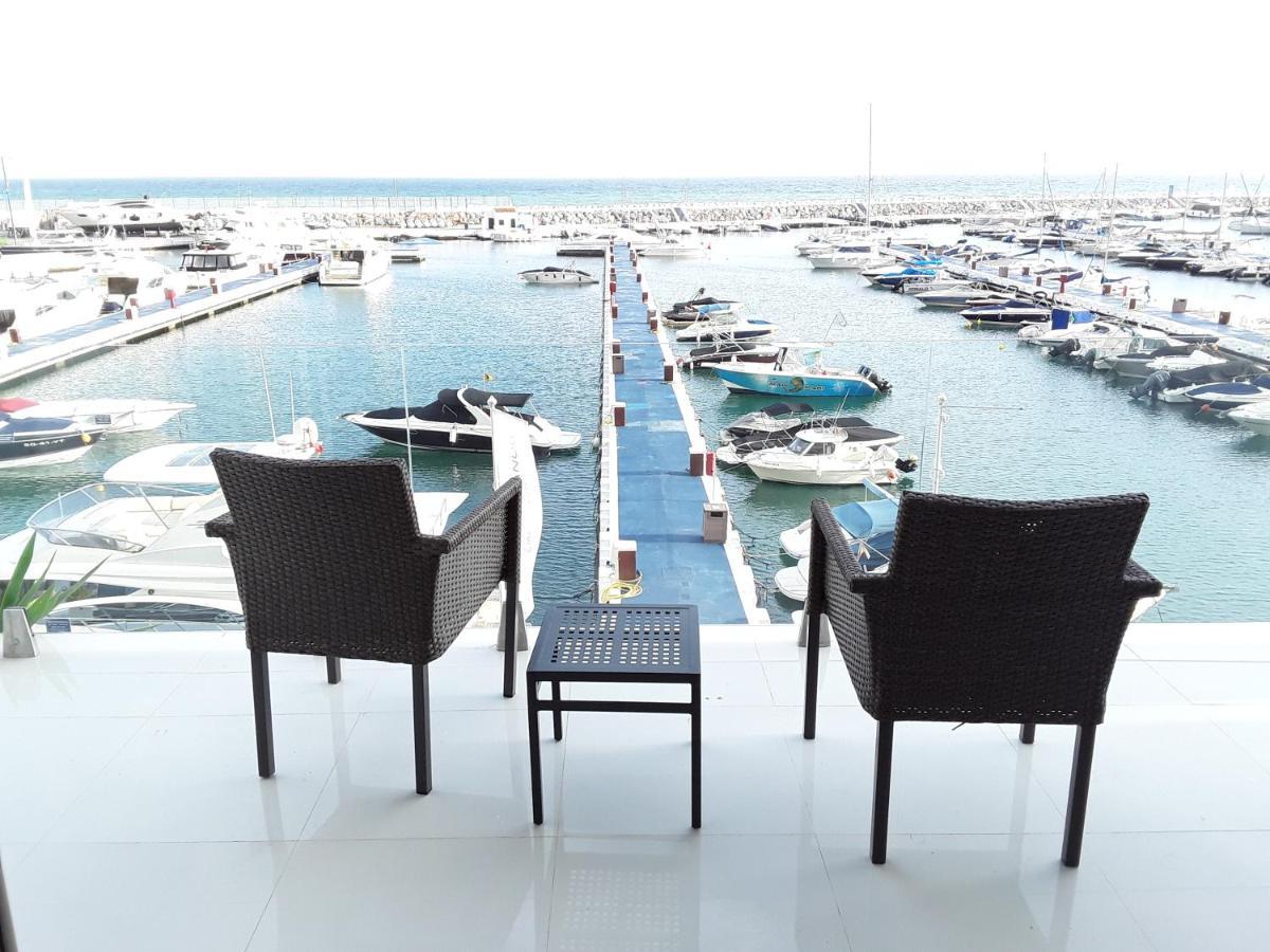 First Line Duplex Puerto Banus Sleeps 8 People Apartment Marbella
