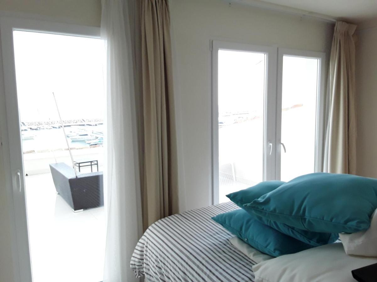 Apartment First Line Duplex Puerto Banus Sleeps 8 People Marbella