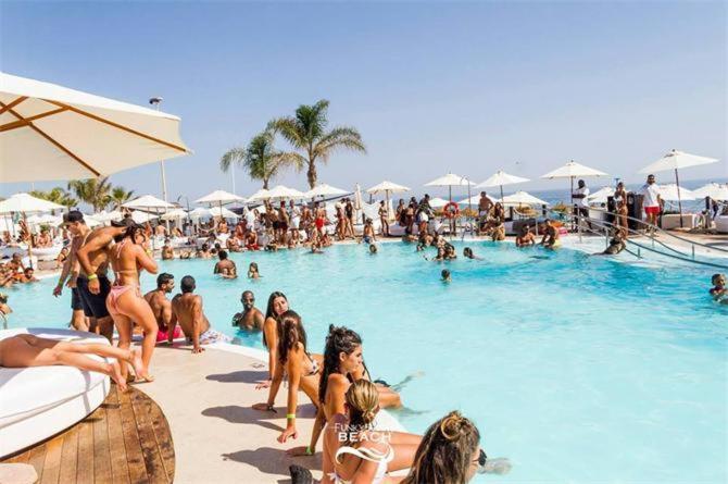 Spacious Near To Nikki Beach Apartamento