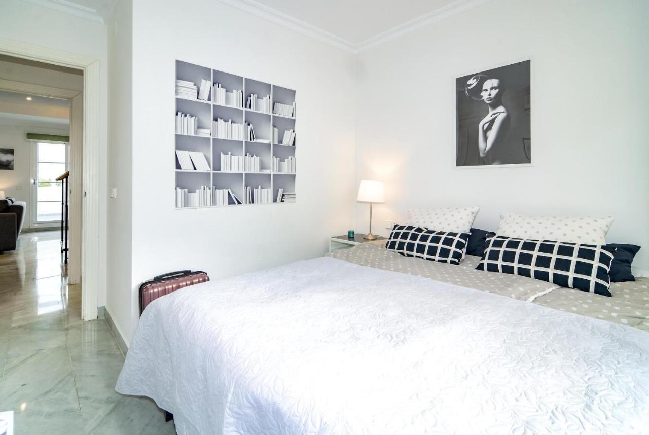 Sad-spacious 2 Bedroom Duplex Puerto Banus *
