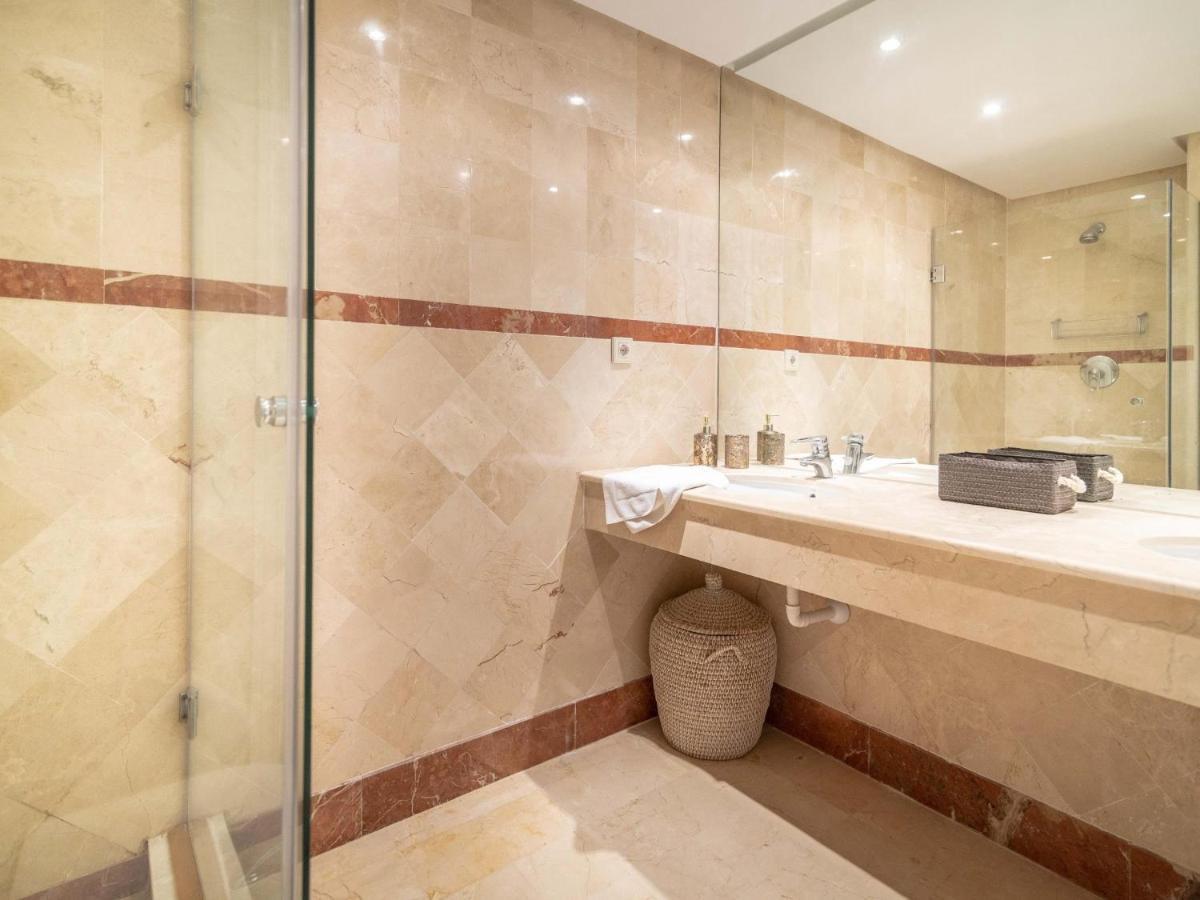 Vacation Marbella: Beachfront Retreat With Puerto Banus Access Apartamento *