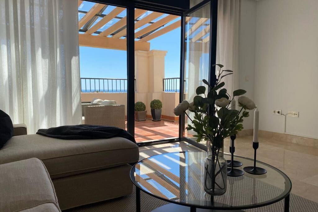 Penthouse With Sea Views In Apartamento