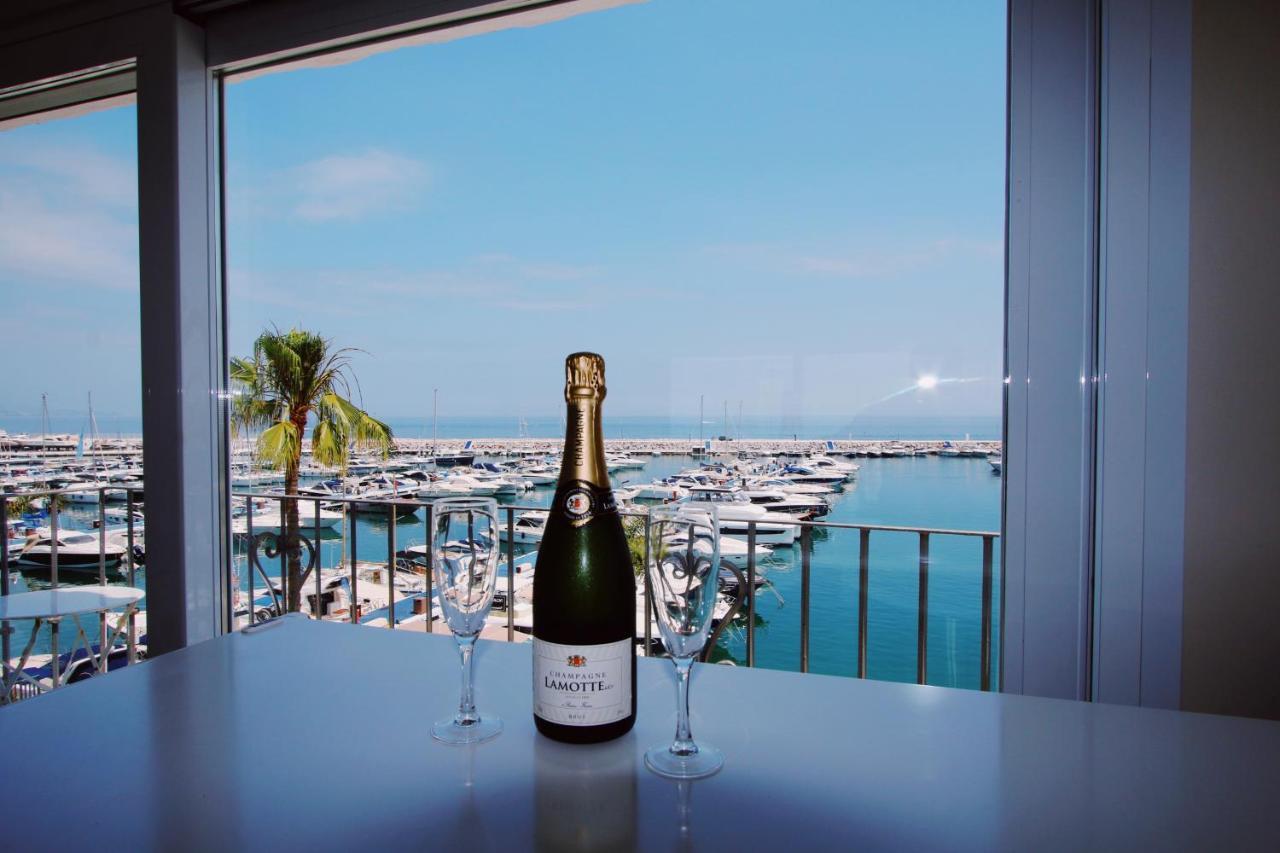 First Line Luxury Penthouse, Puerto Banus, *