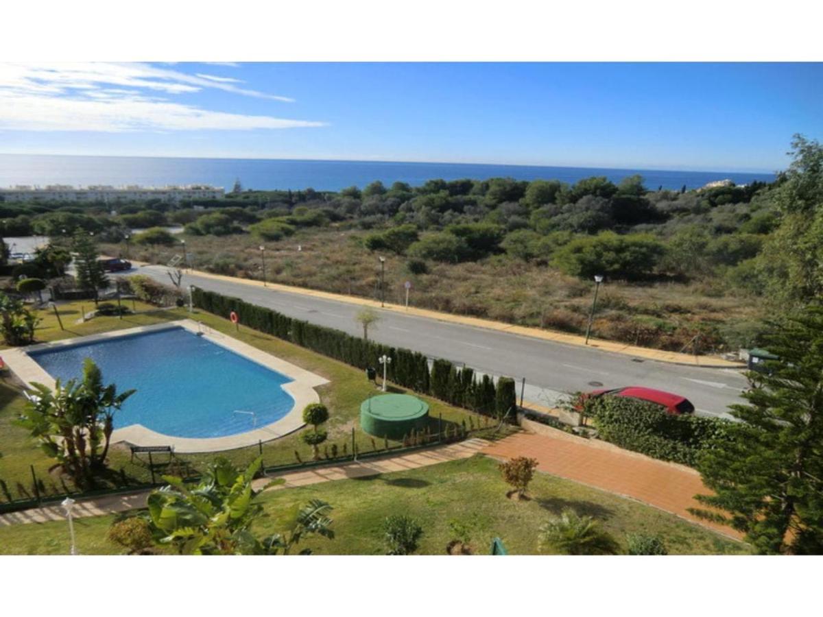 Corner Sea View Penthouse With 95m² Terraces *