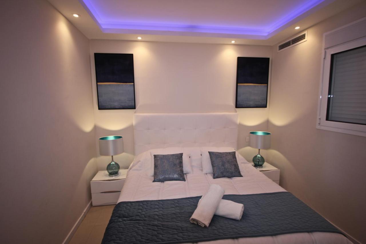 First Line Luxury Penthouse, Puerto Banus, Apartment
