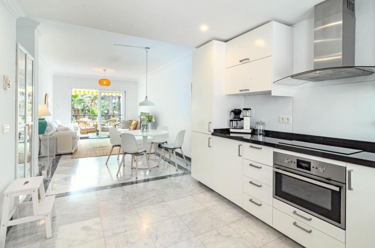 Contemporary 2br Apt With Terrace In Nueva Andalucia 'the Golf Valley' Apartment