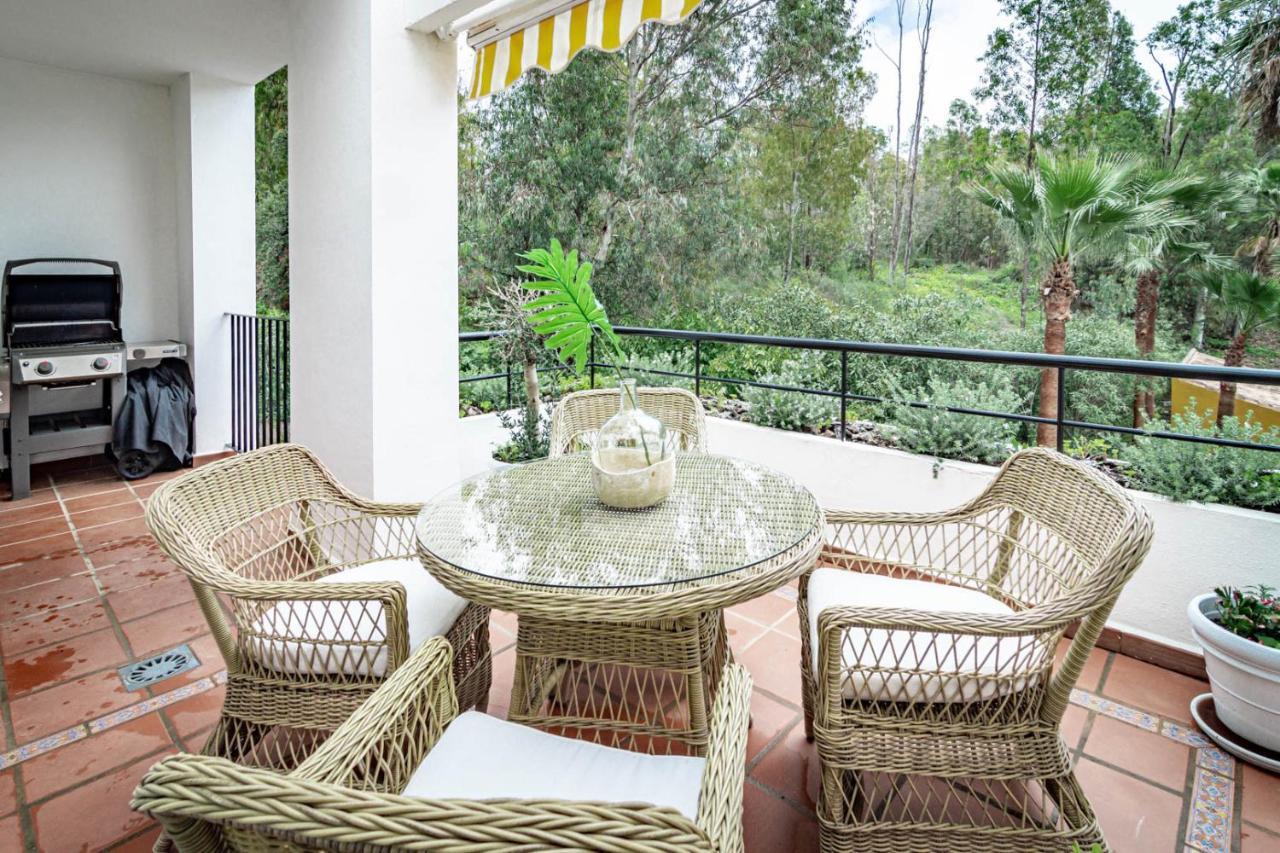 Apartment Contemporary 2br Apt With Terrace In Nueva Andalucia 'the Golf Valley' *