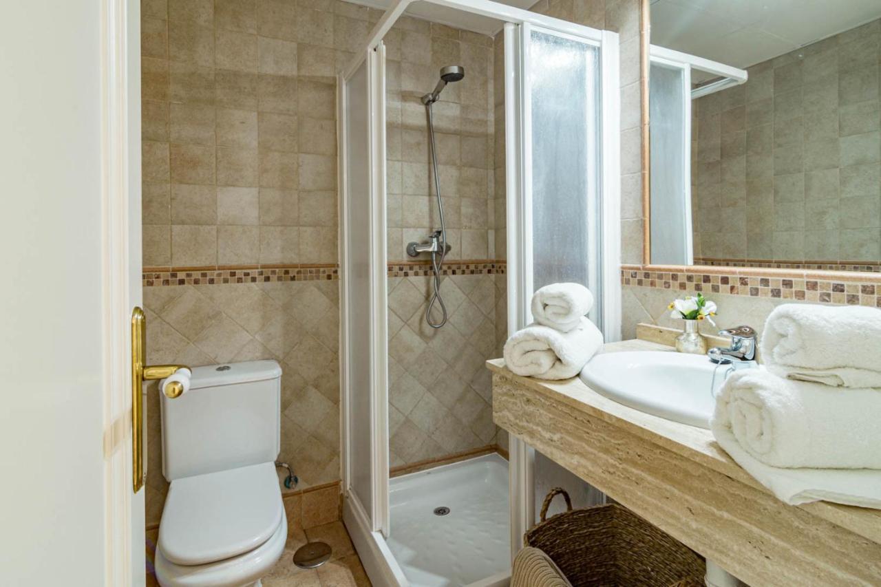 Contemporary 2br Apt With Terrace In Nueva Andalucia 'the Golf Valley' Apartment *