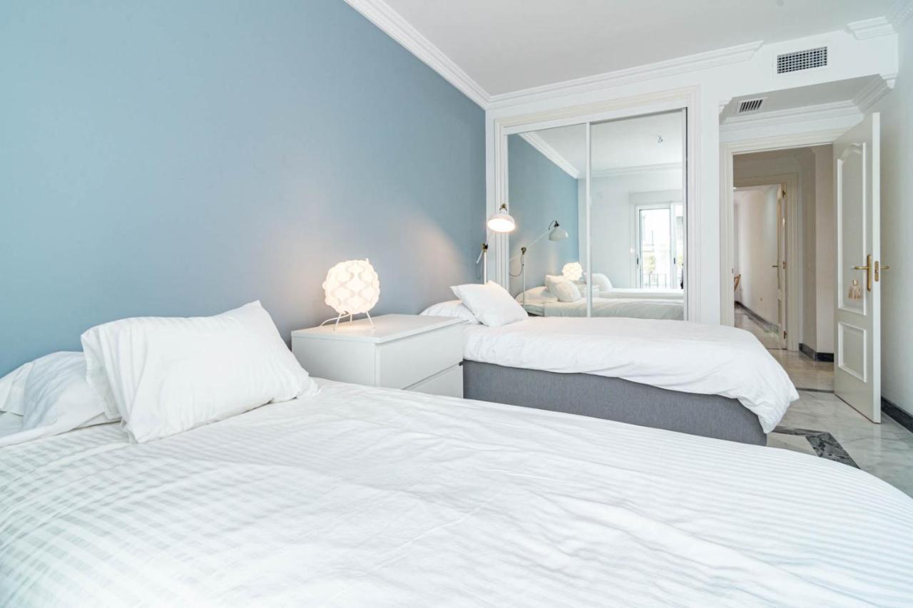 Contemporary 2br Apt With Terrace In Nueva Andalucia 'the Golf Valley' *