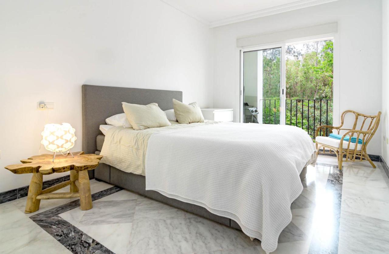 Contemporary 2br Apt With Terrace In Nueva Andalucia 'the Golf Valley' *