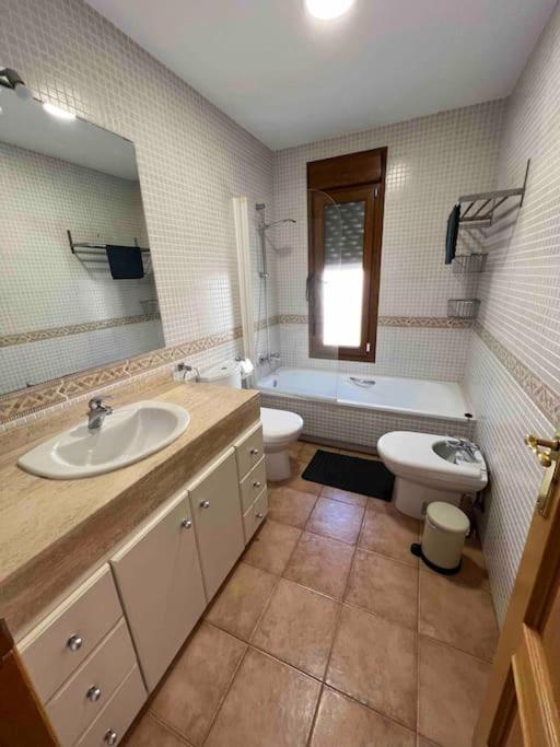 Casa Con Piscina En El Centro De Marbella. *