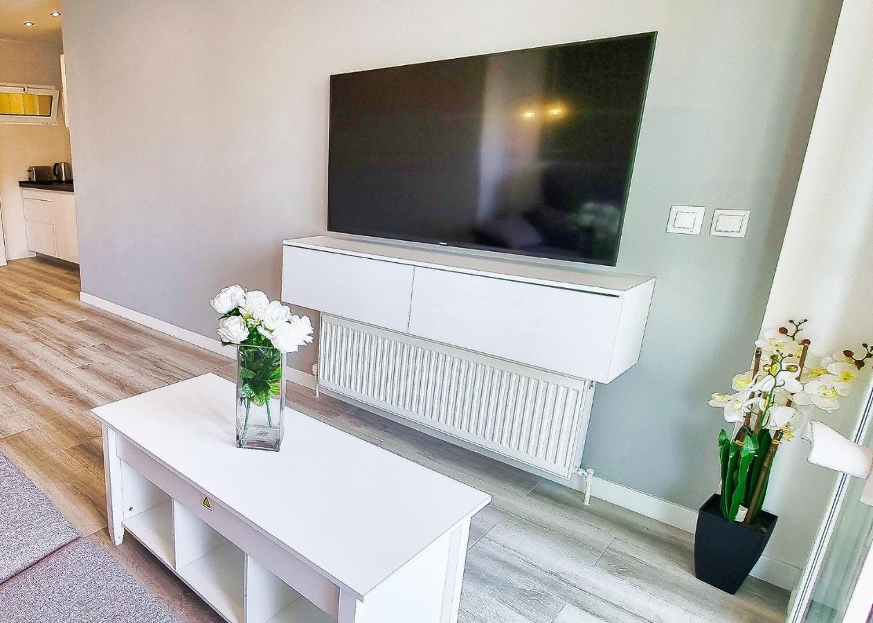 Cibeles 904. Moderm With Sea Views In Centre. Apartamento Marbella