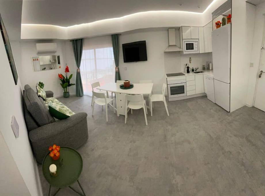 Big Terrace Next To Beach And Old Town Marbella