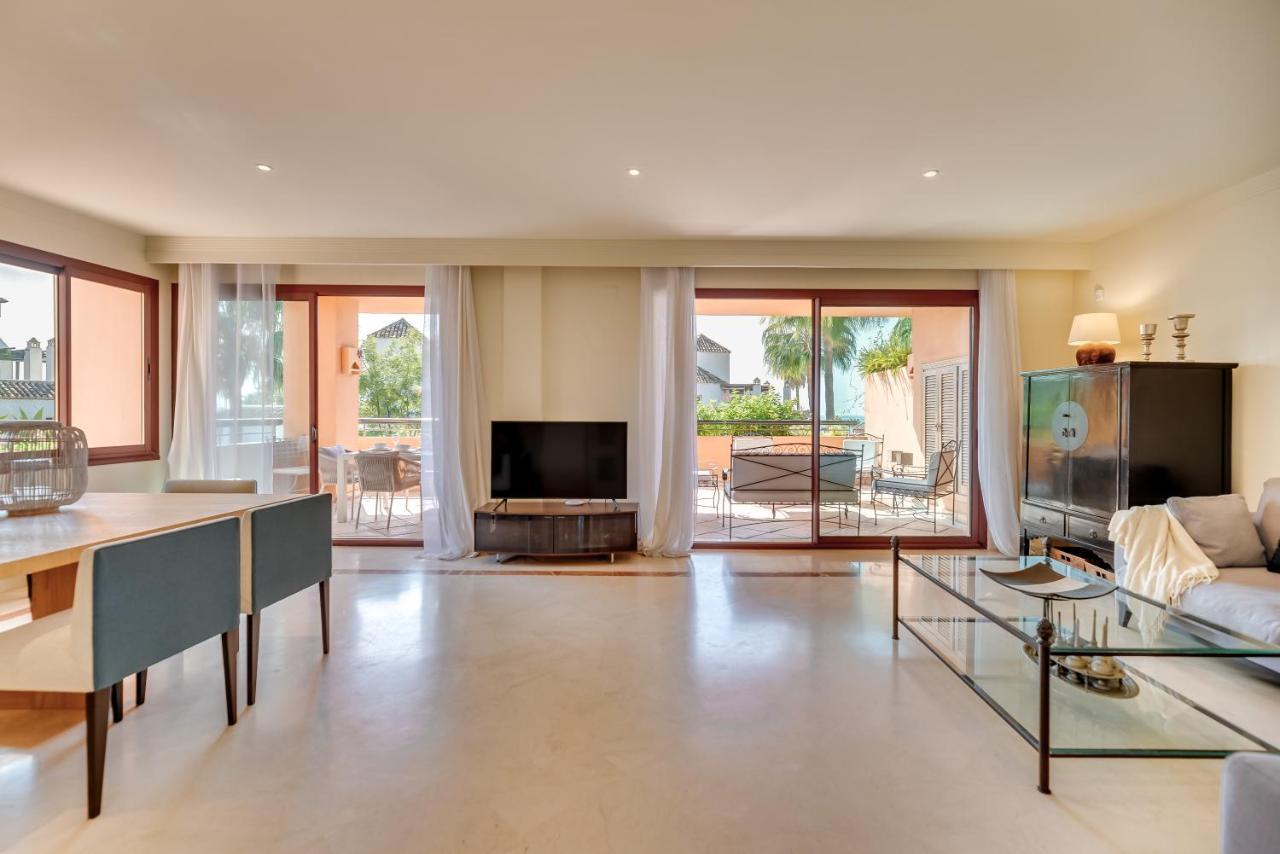 Appartement Vacation I Duplex Con Encanto Bahia, 280m2 Duplex Penthouse, Luxury Complex, A Minute From The Beach, 24-7 Security, In Town Marbella