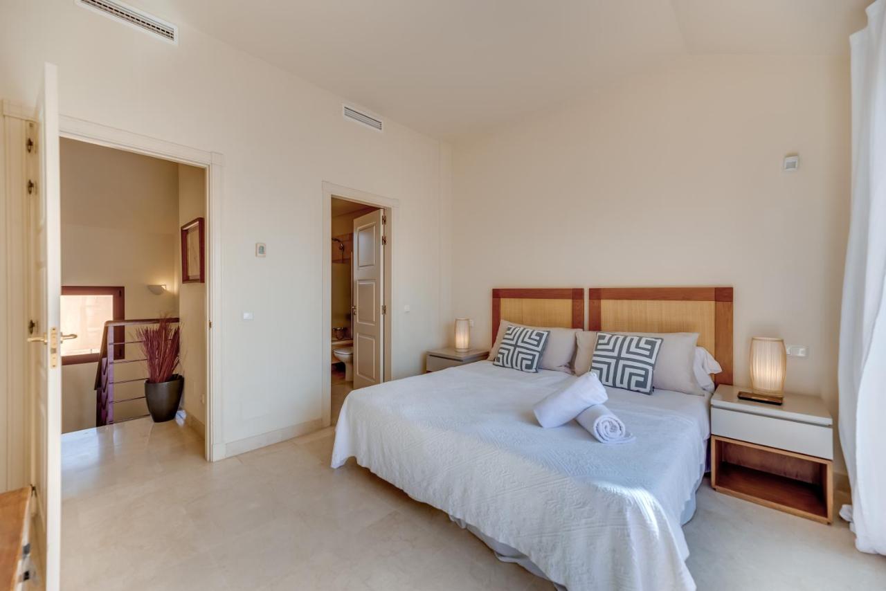 Appartement Vacation I Duplex Con Encanto Bahia, 280m2 Duplex Penthouse, Luxury Complex, A Minute From The Beach, 24-7 Security, In Town Marbella