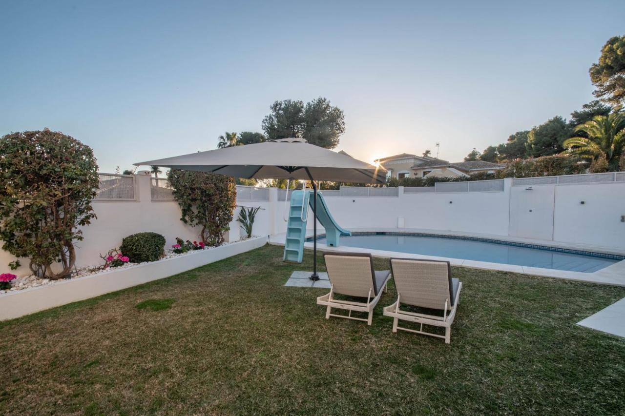 Encantadora Junto A La Playa En Monteros Con Seguridad 24 Marbella