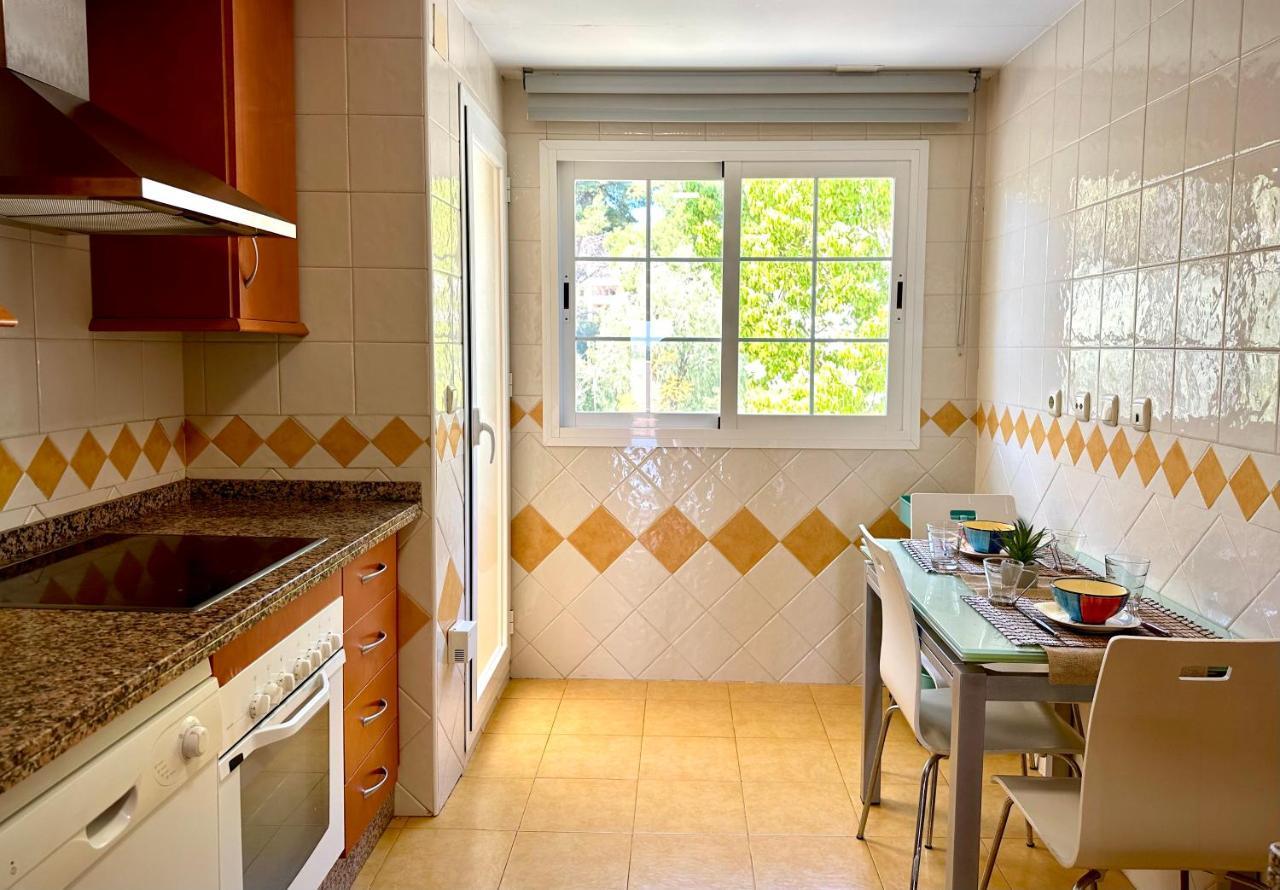 Moderno Con Preciosas Vistas Al Mar En Urbanizacion Con Piscina - Rio Real 11 2g Marbella