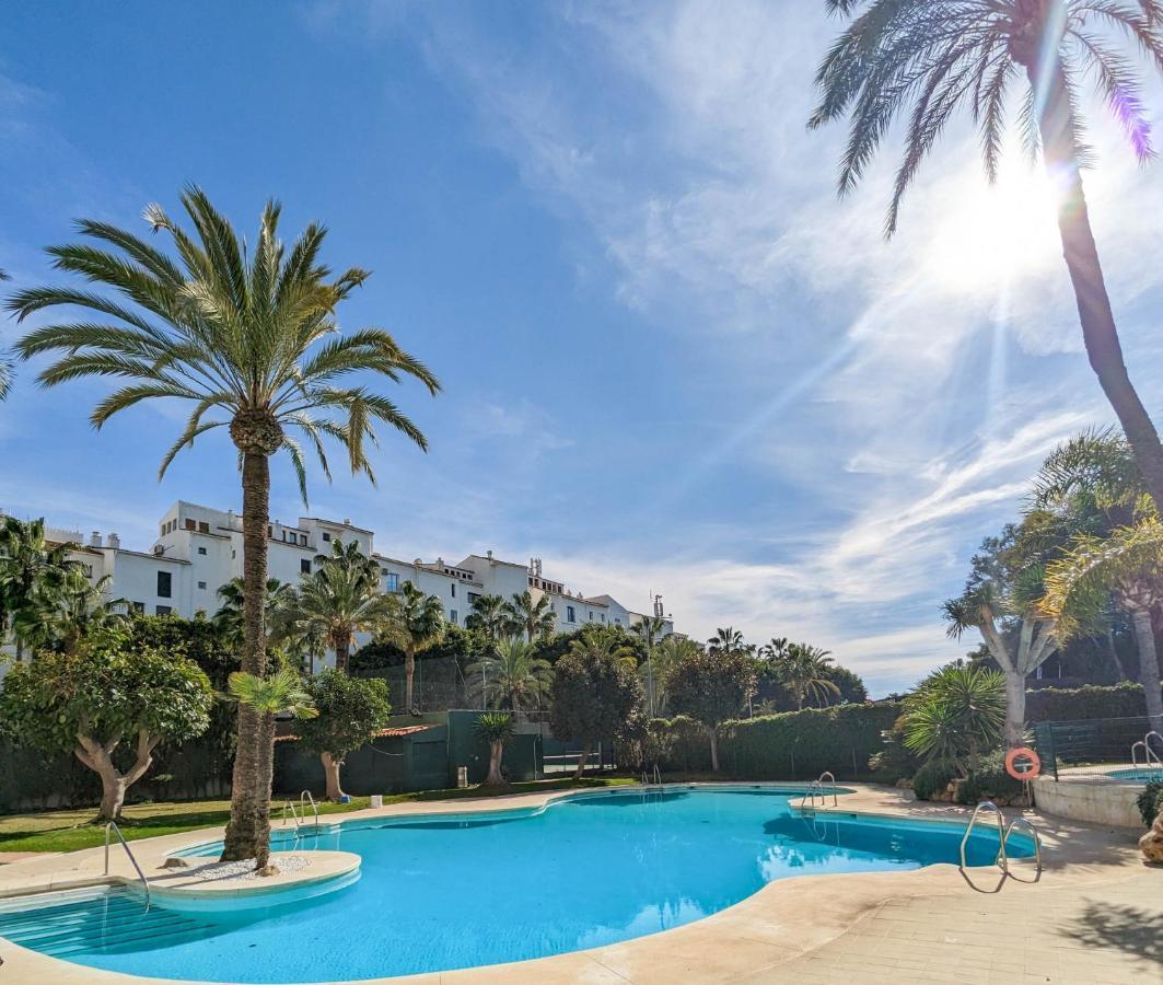 Harbor Getaway In The Heart Of Puerto Banus With Walking Dictance To Everything *