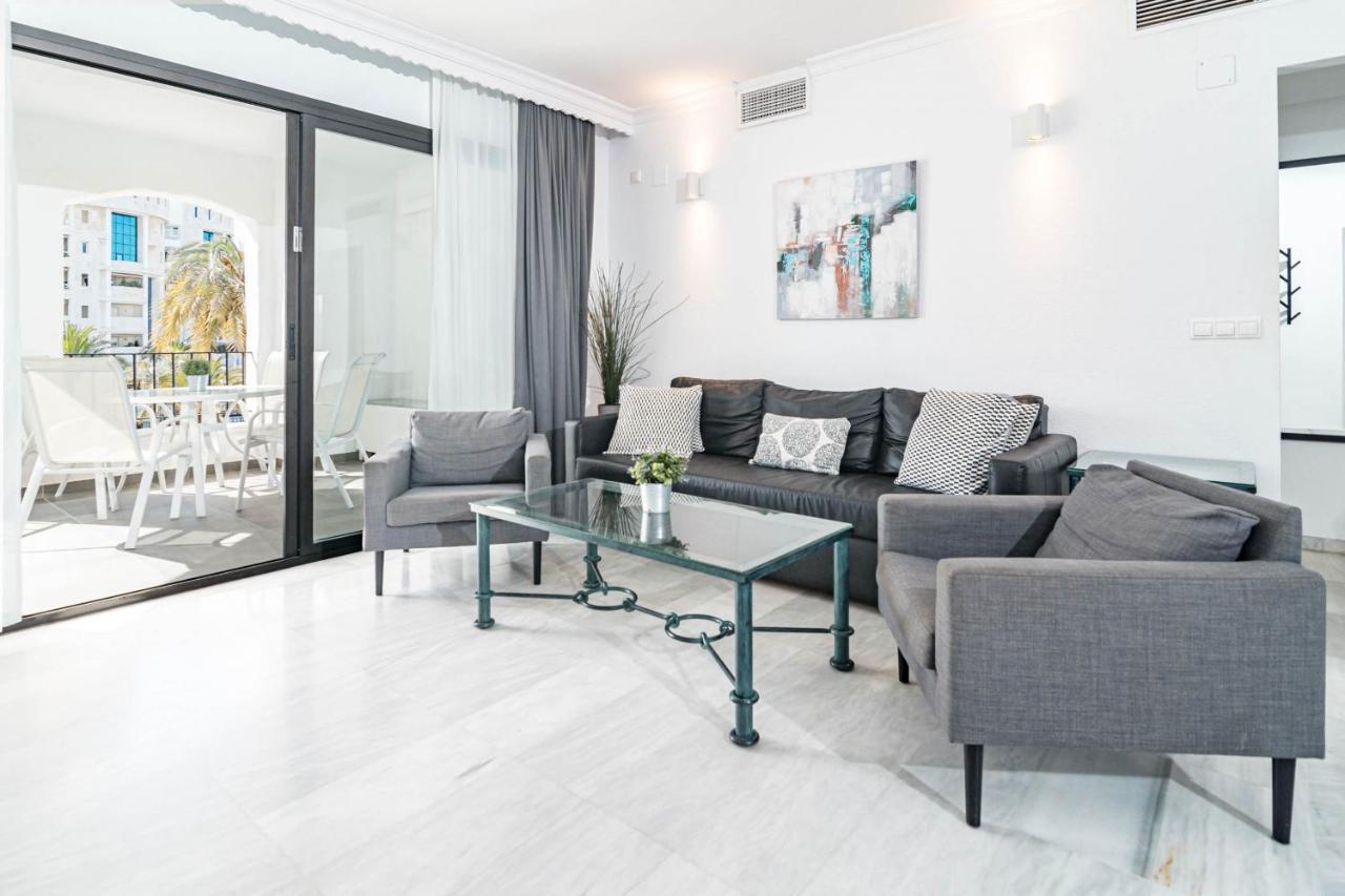 Apartment Harbor Getaway In The Heart Of Puerto Banus With Walking Dictance To Everything