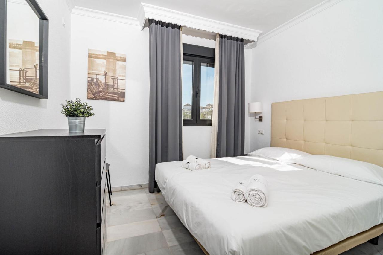 Apartment Harbor Getaway In The Heart Of Puerto Banus With Walking Dictance To Everything Marbella
