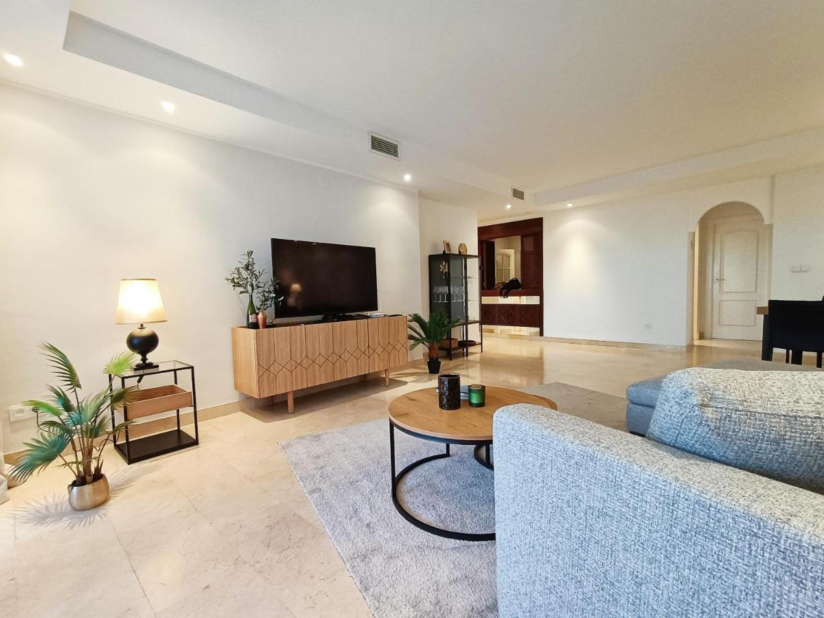 Oasis 3 Bedroom Golden Mile Apartamento *