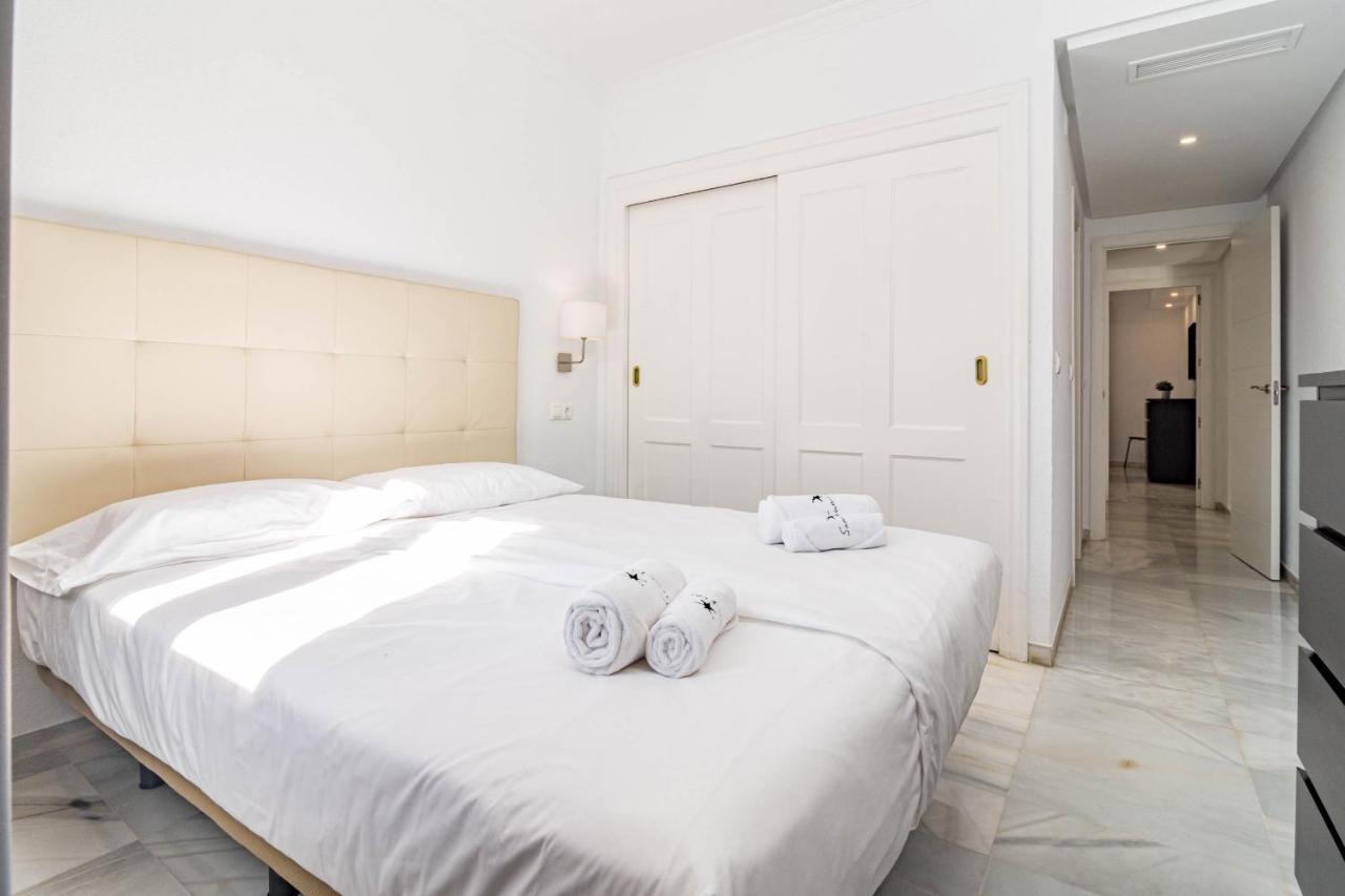 Apartment Harbor Getaway In The Heart Of Puerto Banus With Walking Dictance To Everything