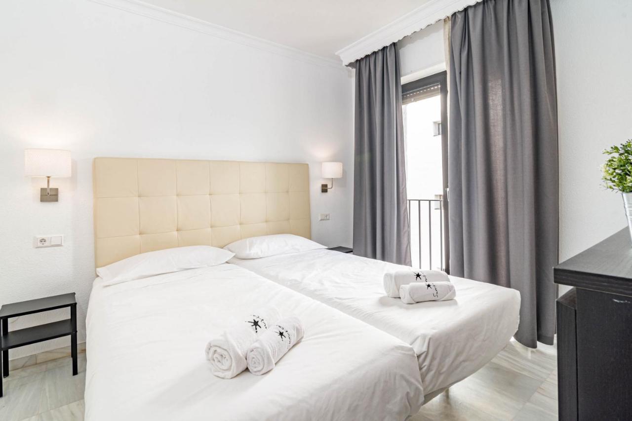 Harbor Getaway In The Heart Of Puerto Banus With Walking Dictance To Everything *