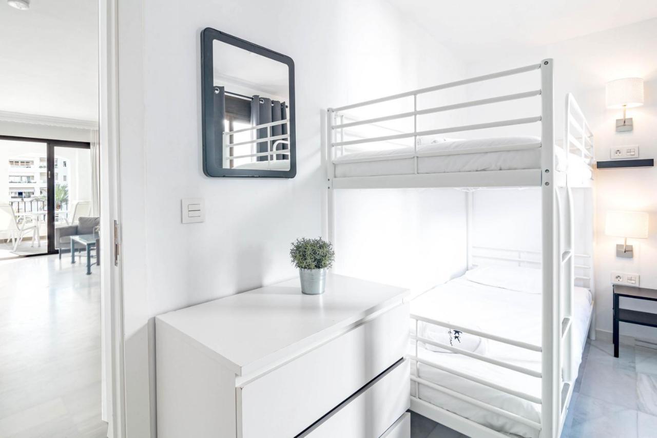 Apartment Harbor Getaway In The Heart Of Puerto Banus With Walking Dictance To Everything