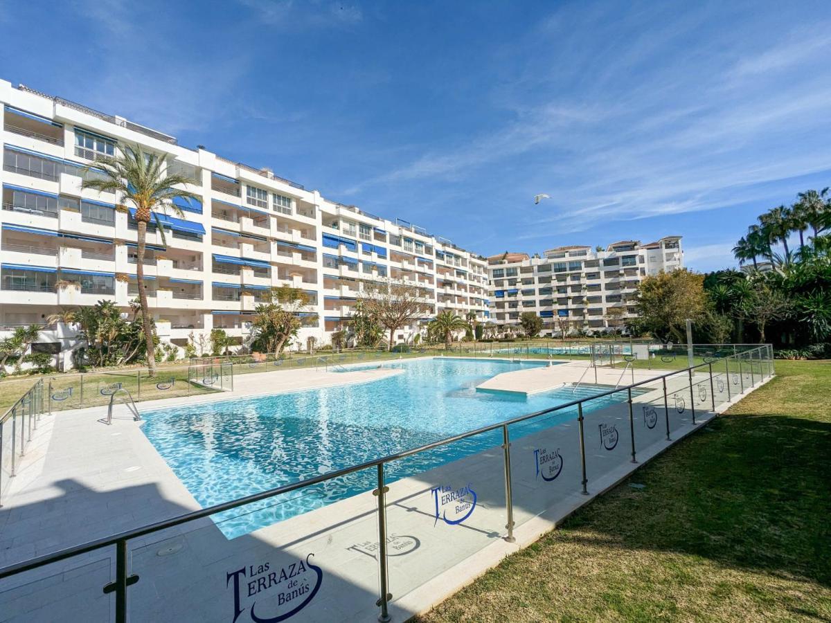 Apartment Harbor Getaway In The Heart Of Puerto Banus With Walking Dictance To Everything