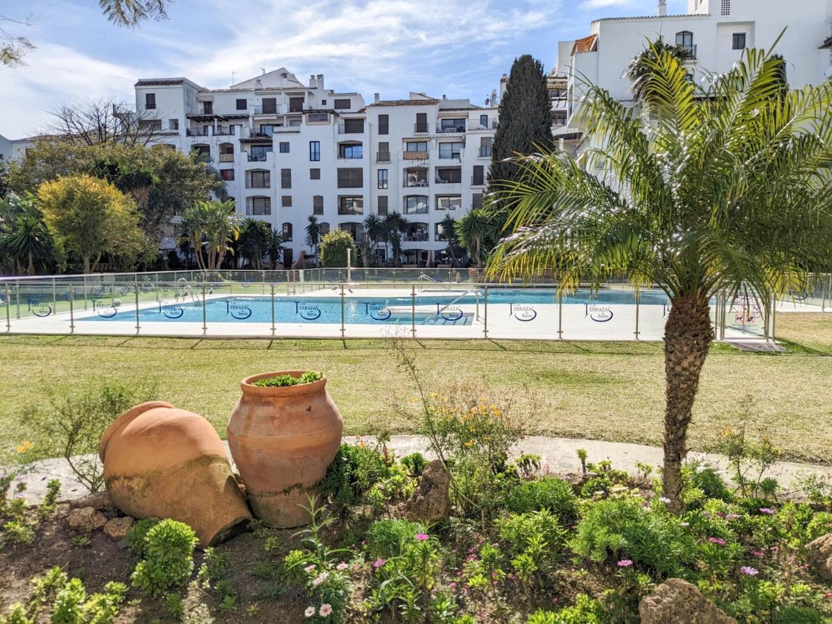 Apartment Harbor Getaway In The Heart Of Puerto Banus With Walking Dictance To Everything