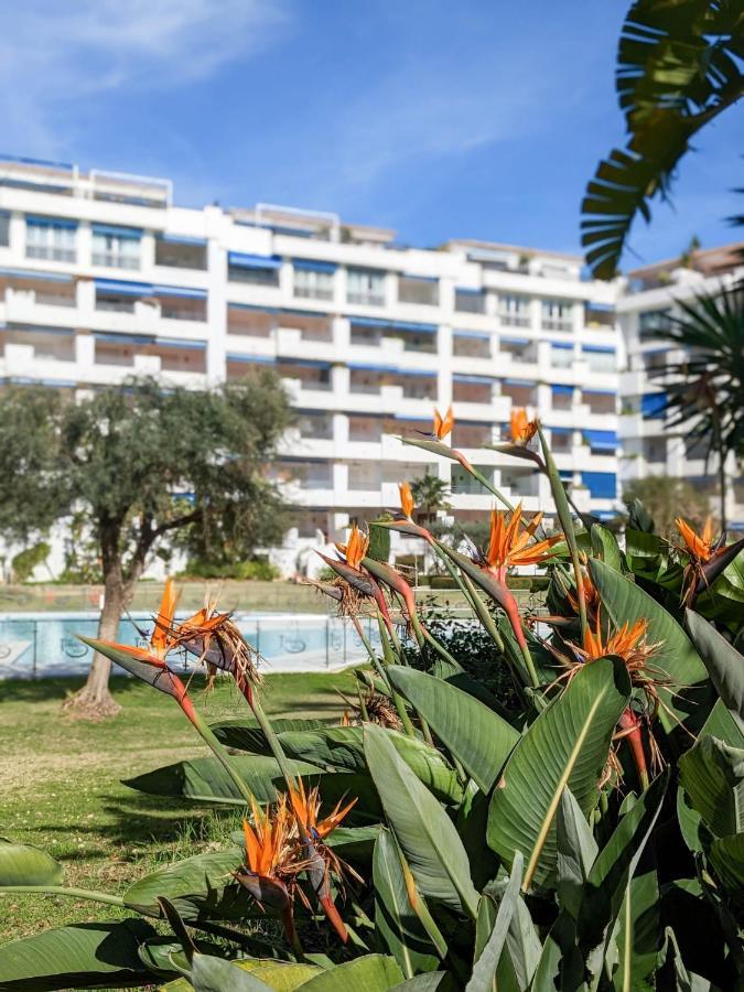 Apartment Harbor Getaway In The Heart Of Puerto Banus With Walking Dictance To Everything *