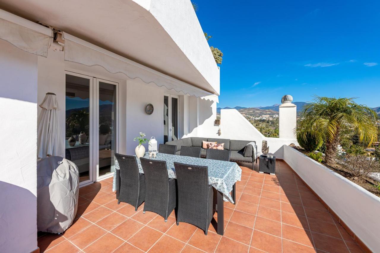 2 Bedroom With Sea And Mountain Views, Pool Apartment Marbella