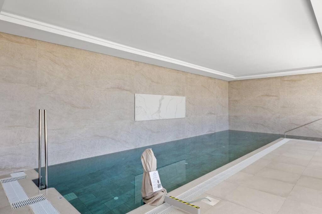 Luxury Next To Golf Course In Marbella