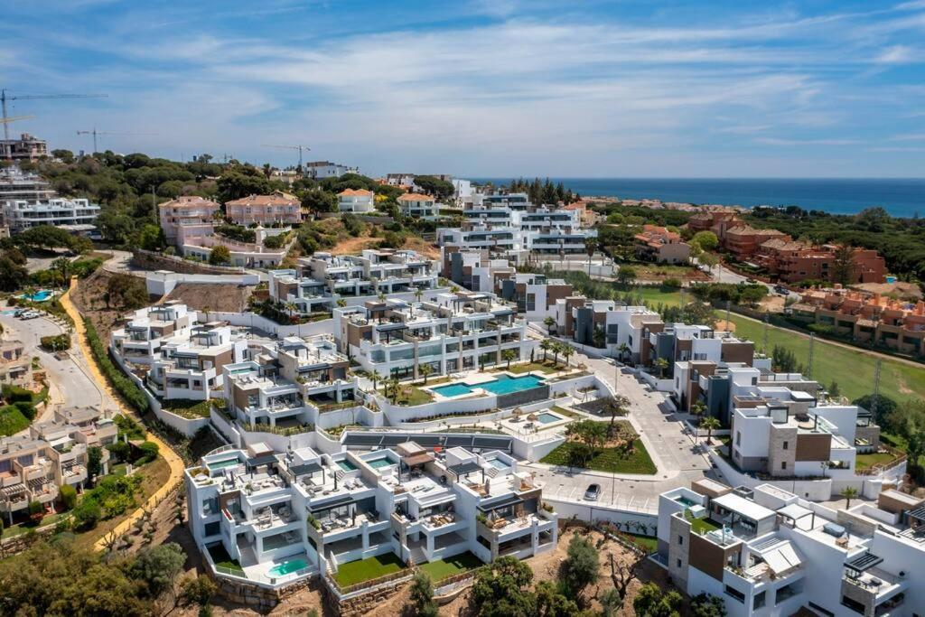 Luxury Next To Golf Course In Appartement Marbella