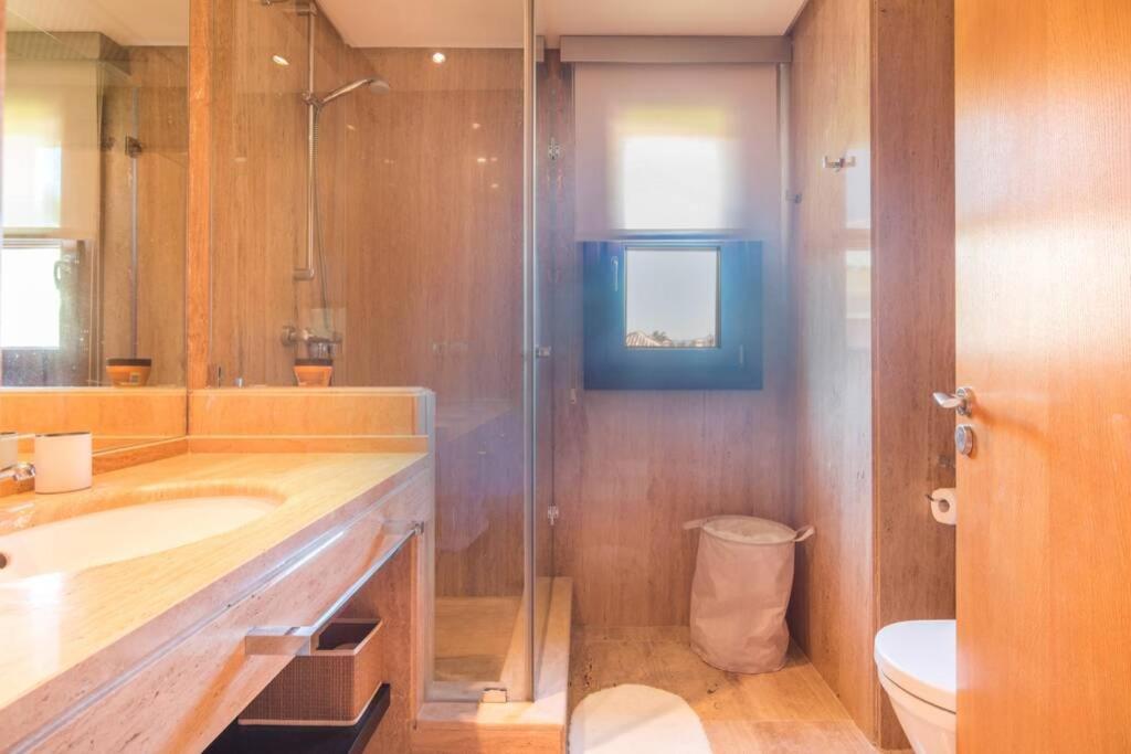 Exclusive 6 En Bedroom - Nagueeles