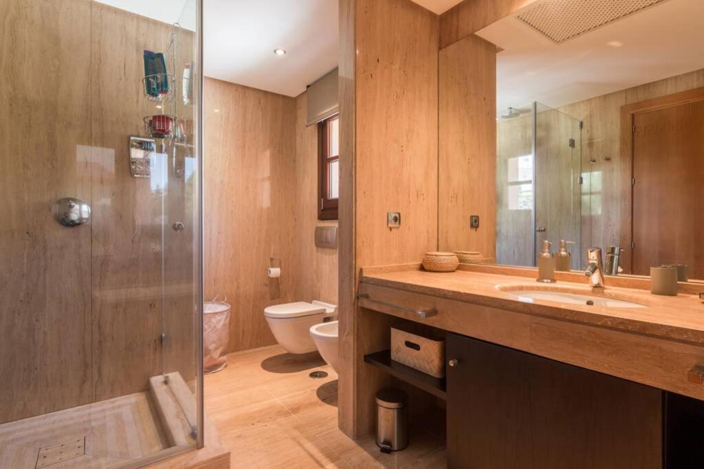 Villa Exclusive 6 En Bedroom - Nagueeles