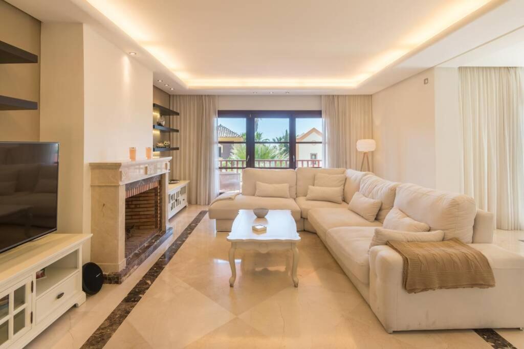 Exclusive 6 En Bedroom - Nagueeles Marbella