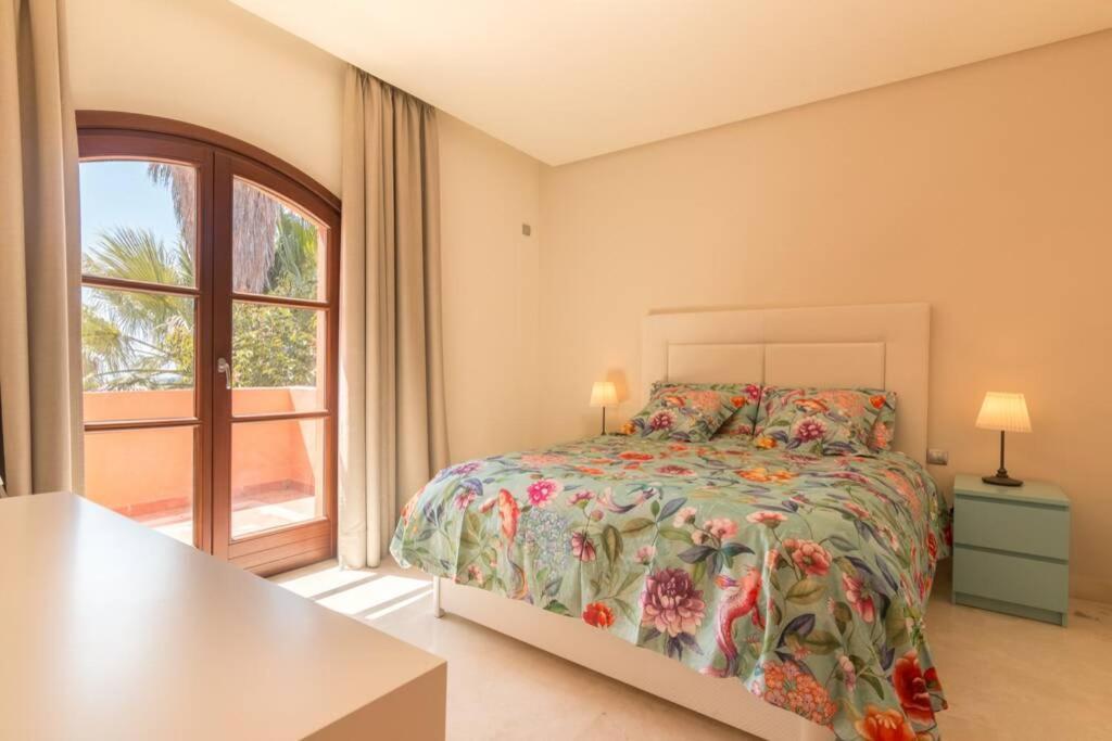 Exclusive 6 En Bedroom - Nagueeles Villa *