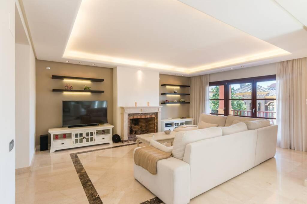 Exclusive 6 En Bedroom - Nagueeles Villa Marbella