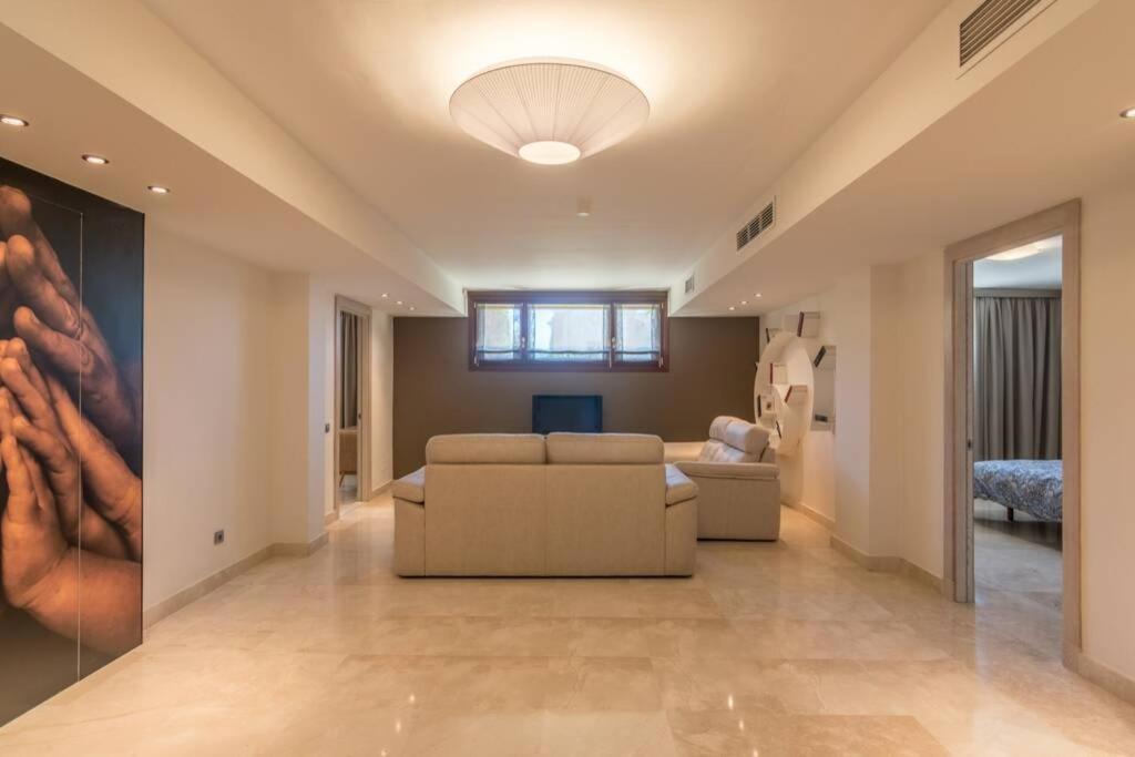 Exclusive 6 En Bedroom - Nagueeles Marbella