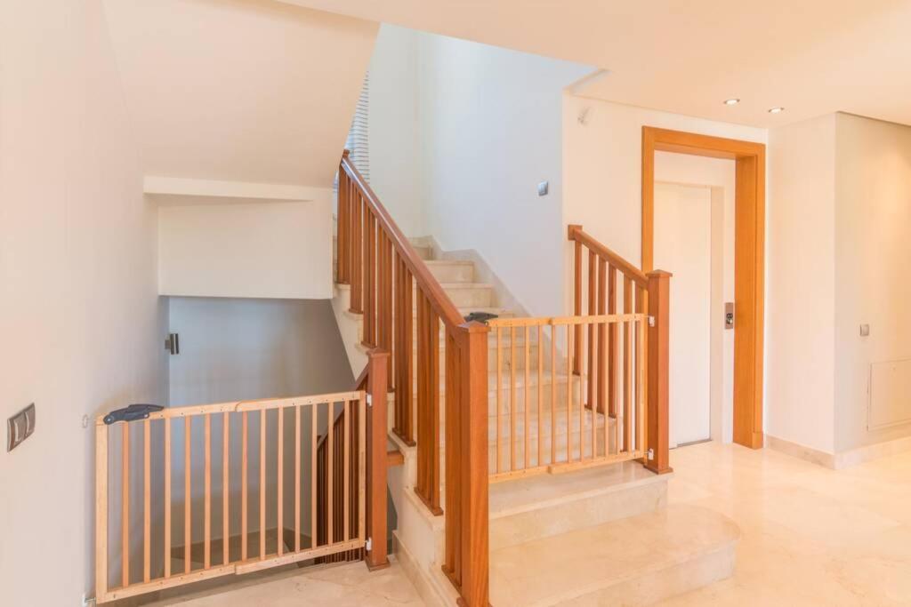 Exclusive 6 En Bedroom - Nagueeles Villa *