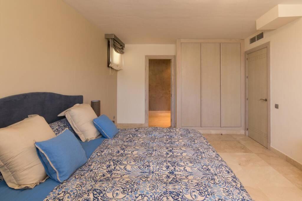 Villa Exclusive 6 En Bedroom - Nagueeles Marbella