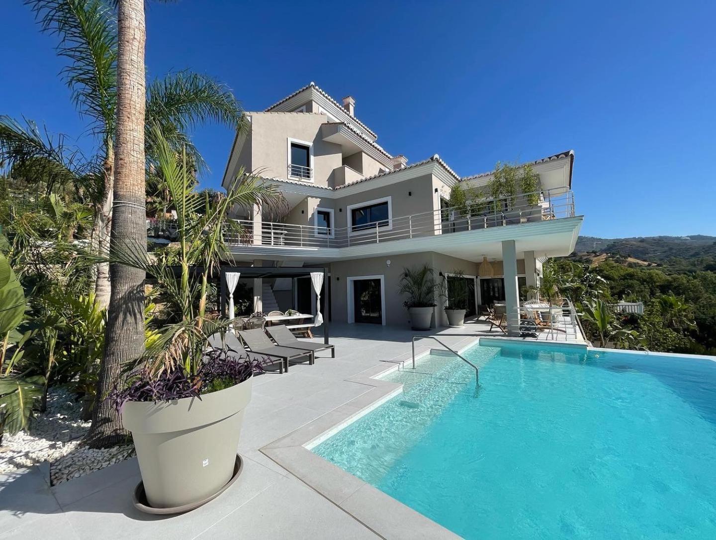Ultimate Luxury Dream With 7 Bedrooms, Gym, And Infinity Pool Marbella