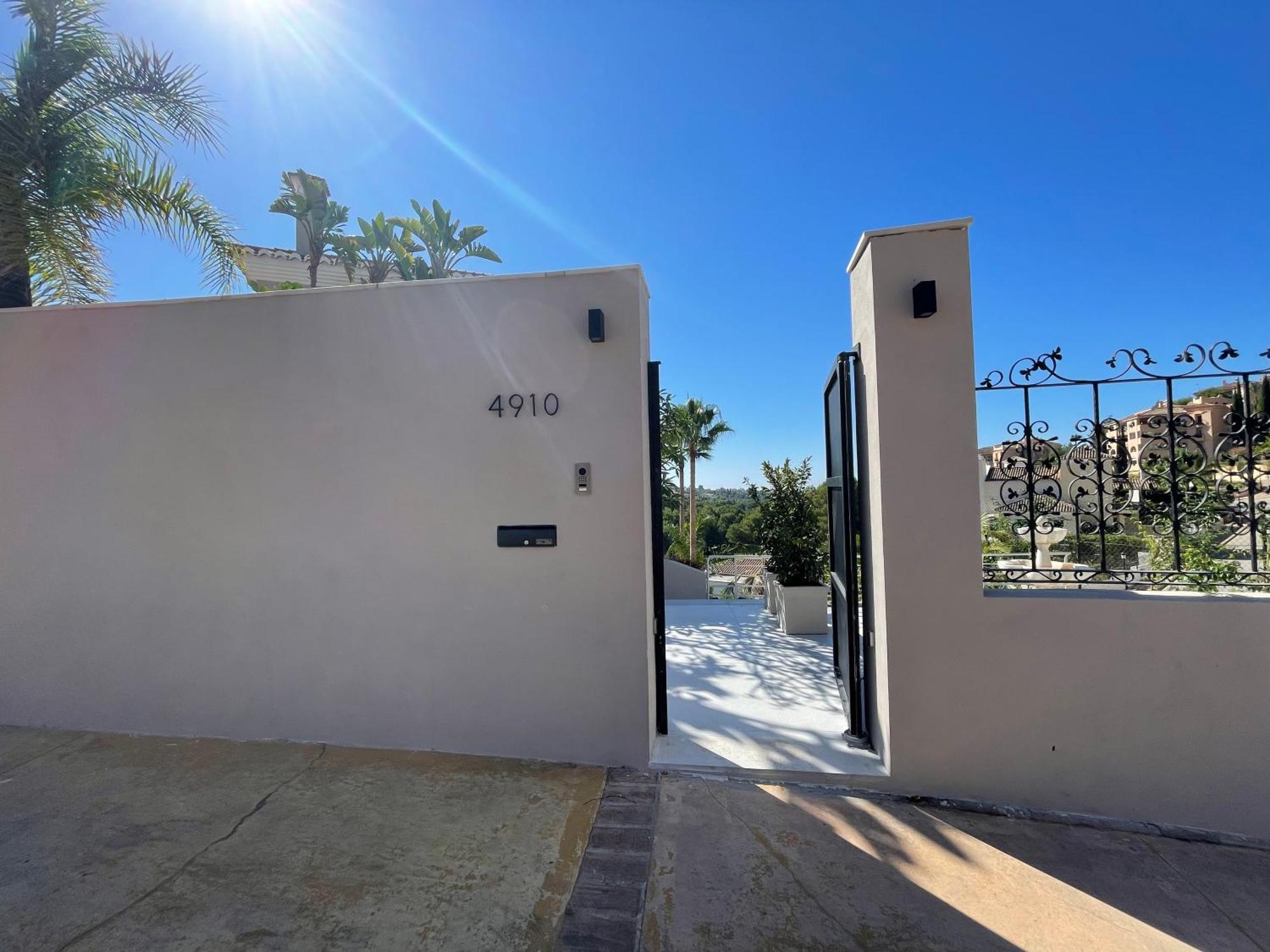 Ultimate Luxury Dream With 7 Bedrooms, Gym, And Infinity Pool *