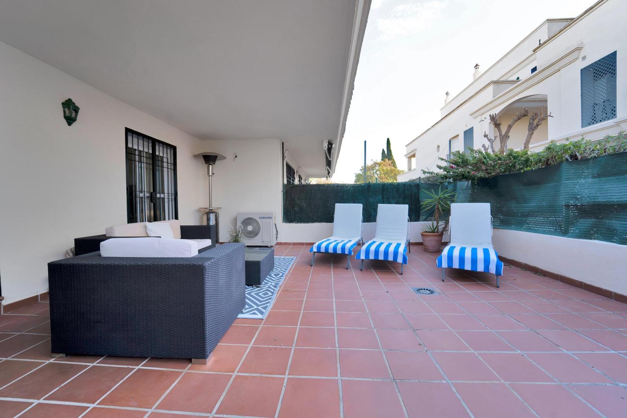 Con Enorme Terraza En Complejo Con Piscina En Nueva Andalucia - Lorcrimar Apartment *