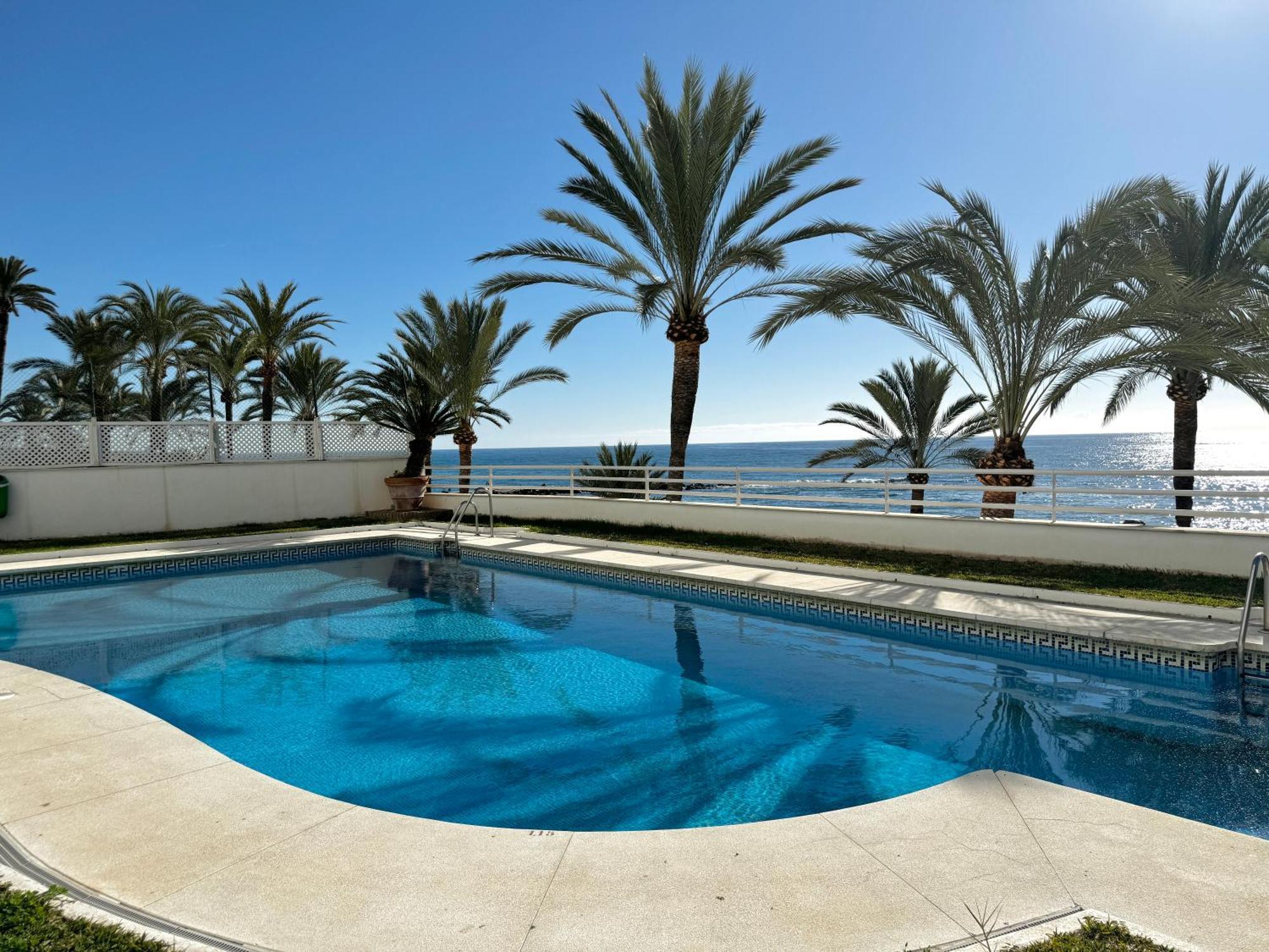 Apartamento Seaside Oasis With Mountain Views - Eaw Homes